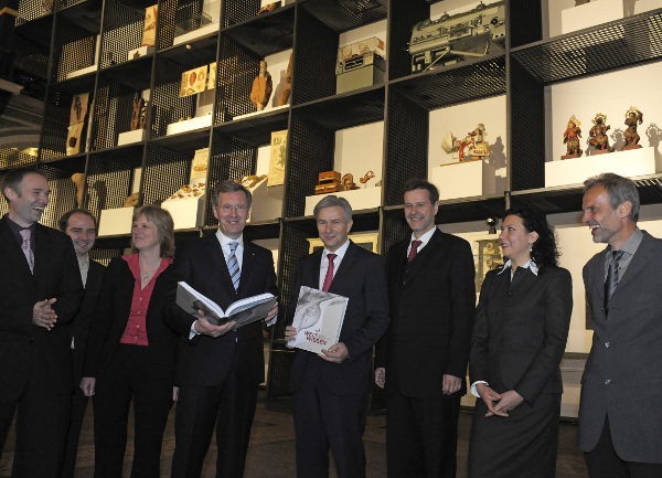 tl_files/Veranstaltungen/Besucher Wulff-Wowereitprint.jpg tl_files/Downloads_Ordner/print_05.jpg